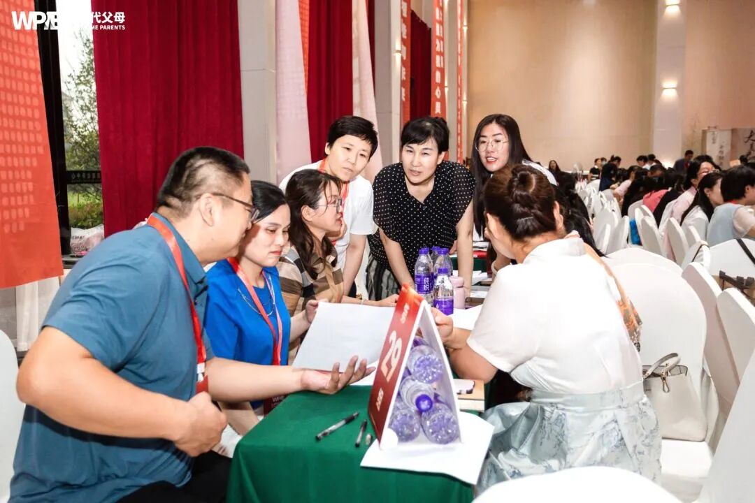 “孩子，你不用那么懂事，我和你爸爸的矛盾，不用你来承担！”