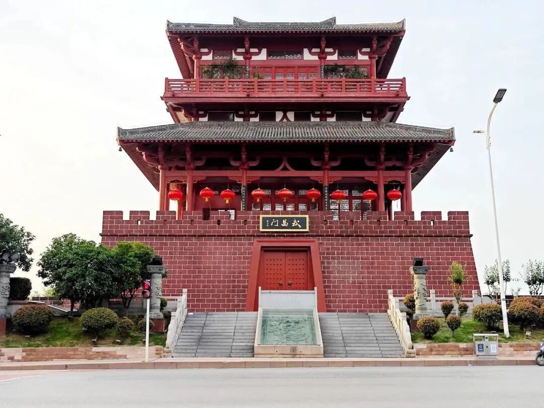 武昌门▲滨江公园▲观音阁▲贺龙军部▲庾亮楼▲南浦商业街餐饮推荐