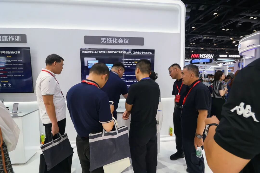 “会丞相”亮相2024政法智能化建设技术装备及成果展