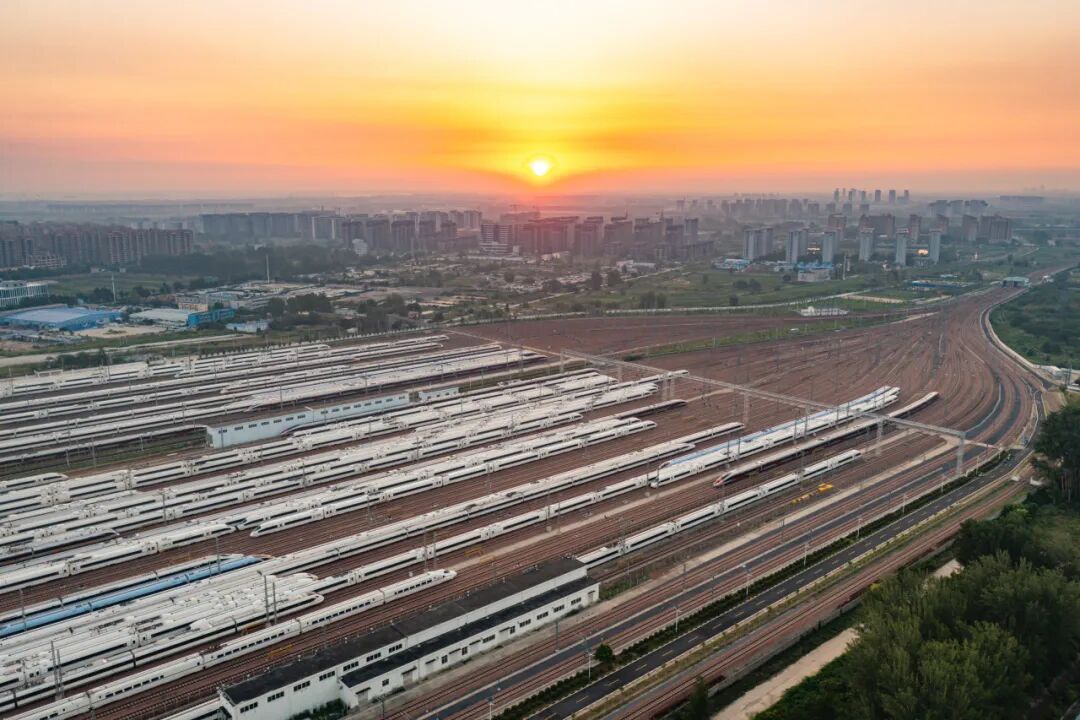 中国陆地航母集结