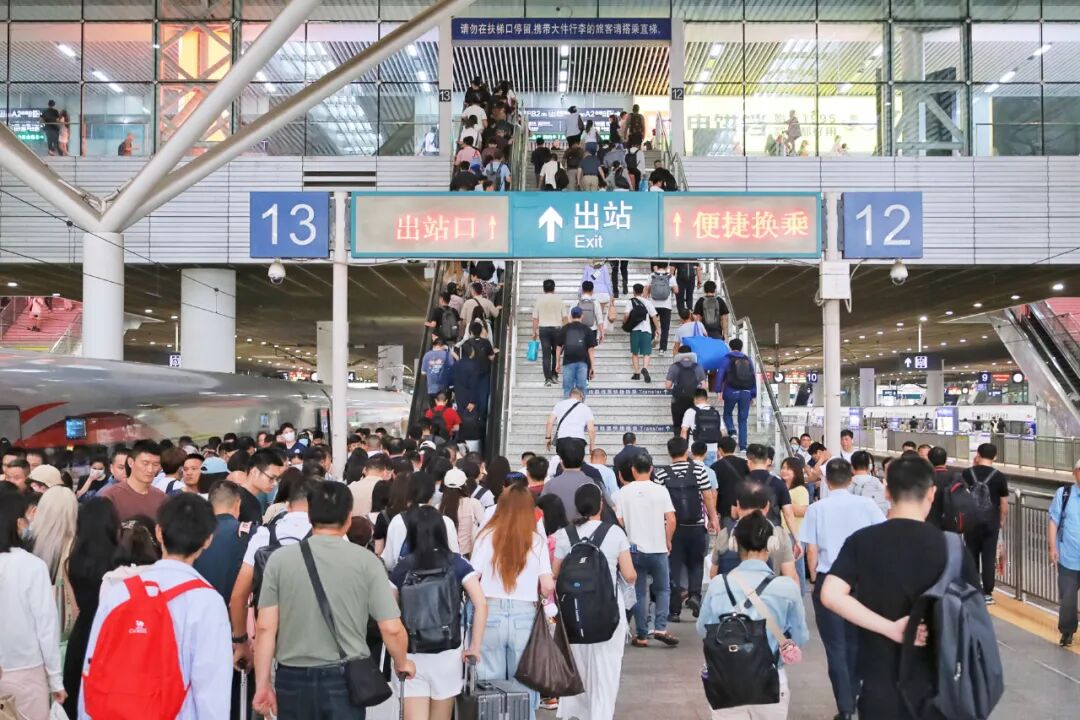 中国陆地航母集结