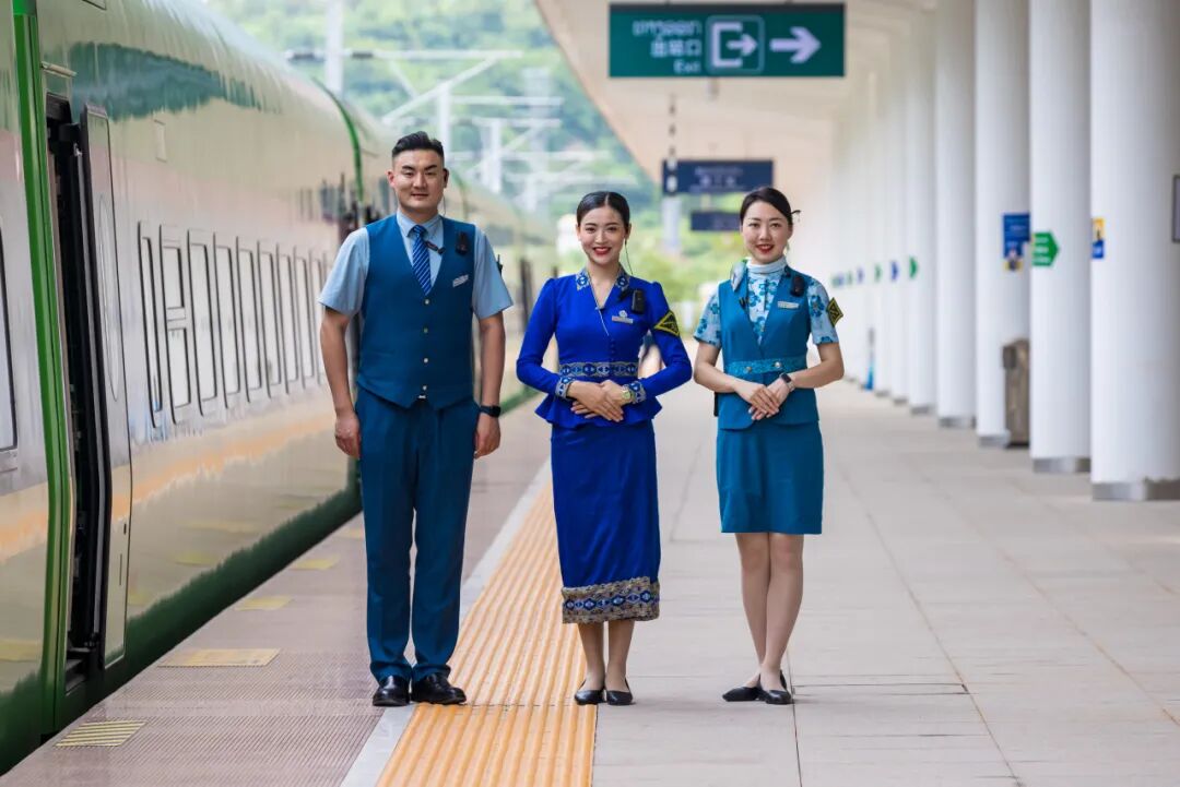 別驚訝,這趟列車(chē)上有三名列車(chē)長(zhǎng)!