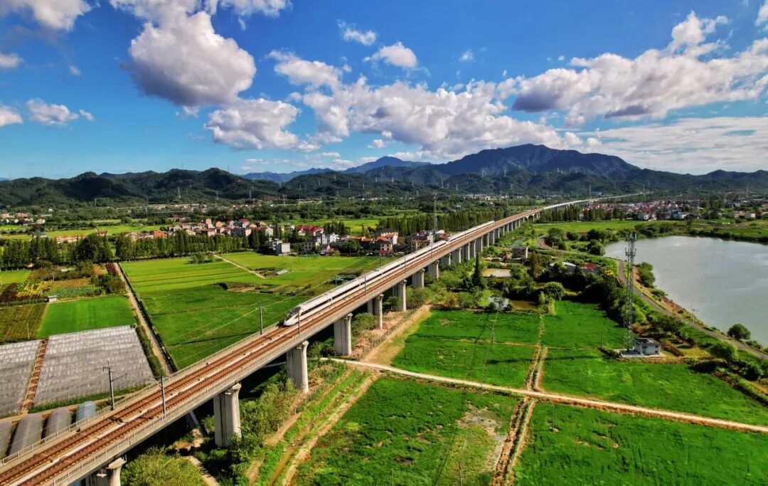 7月1日起，成都5小时45分飙拢长沙插图1