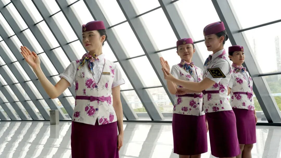 高铁开通倒计时！新车站、乘务组亮相！