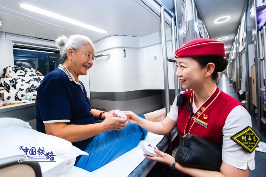 12306回应卧铺动车全是单间