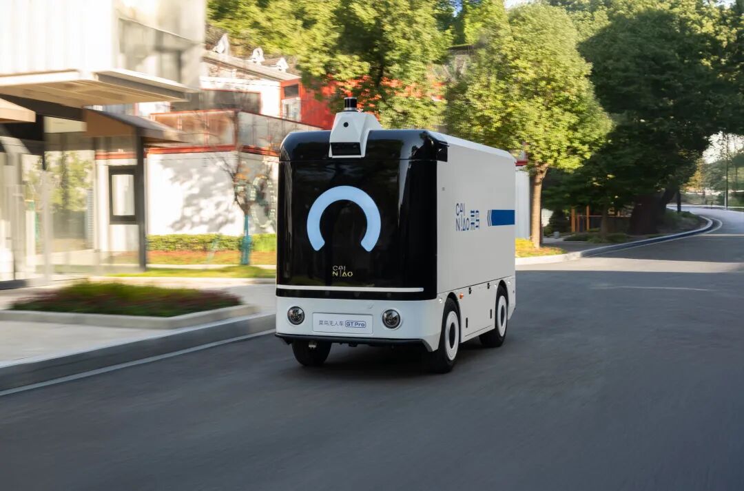对话菜鸟CTO李强：无人车还要经历三个阶段的竞争，未来会升级成载货机器人| 每日经济网