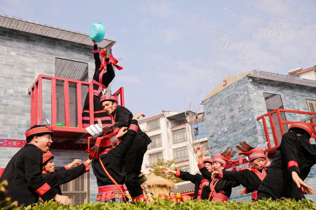 马练瑶族乡载歌载舞庆祝盘王节 - 平南要闻 - 广西贵港市平南县人民