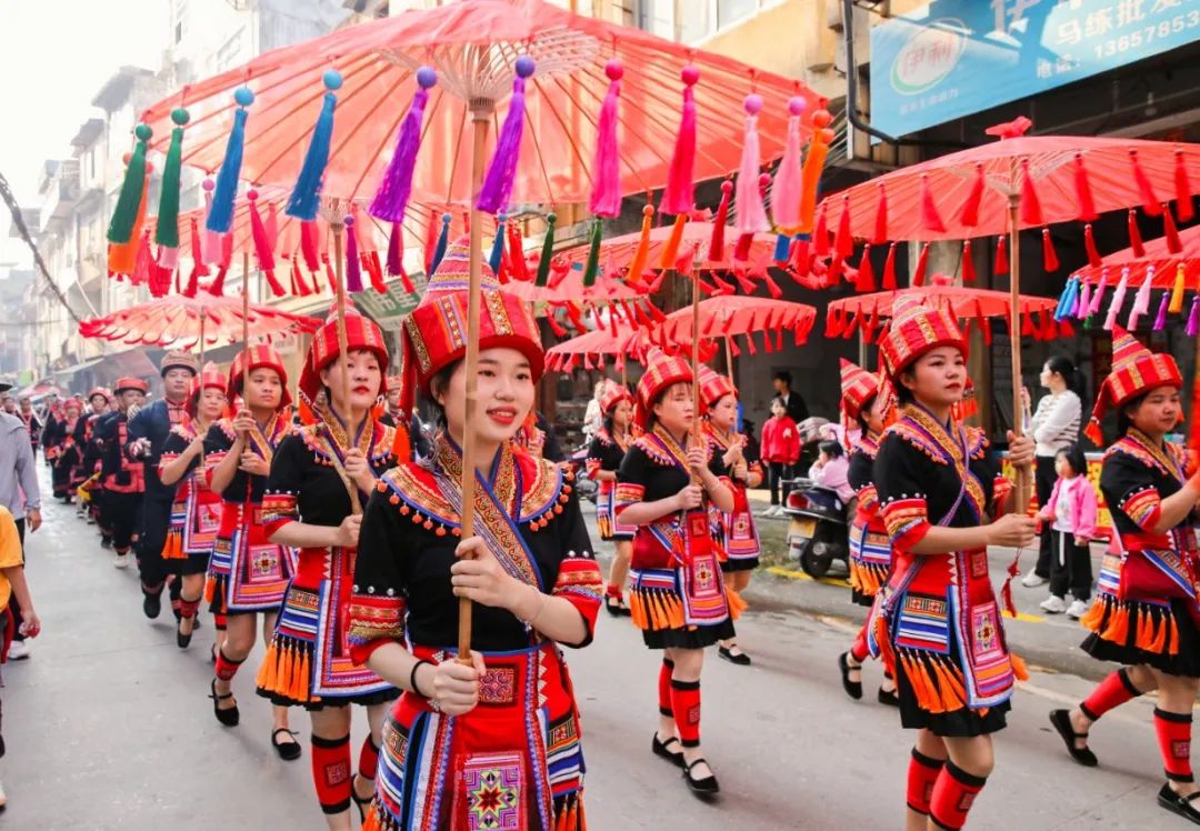 马练瑶族乡载歌载舞庆祝盘王节 平南要闻 广西贵港市平南县人民