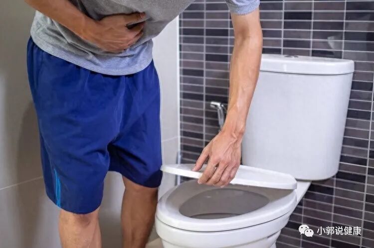 52岁男子每天大便两三次，确诊胰腺癌！4种异常或是身体“警报”