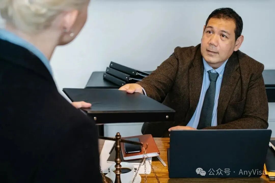 China Work Visa ： 5 Status Issues Expats Must Plan Ahead