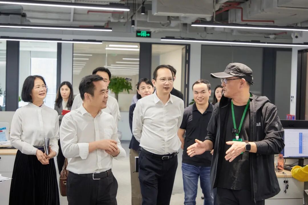 海珠区区委书记蔡澍莅临调研远方好物私域电商创新发展 (5).jpg