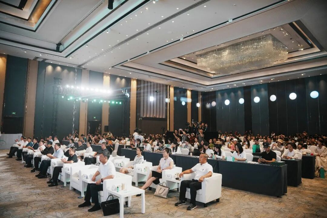 黑龙江省工信厅联合远方好物举办生态绿色优质食品龙江溯源活动 (2).jpg
