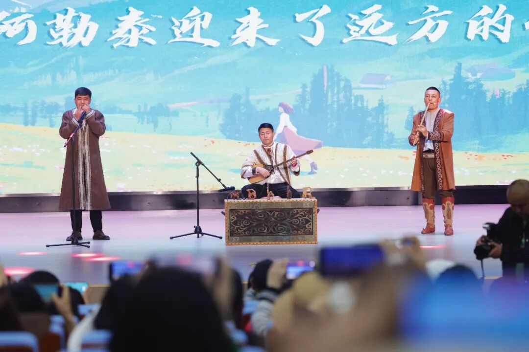 远方好物走进阿勒泰，吉木乃县委书记李林飞一行接待远方溯源团队 (9).jpg