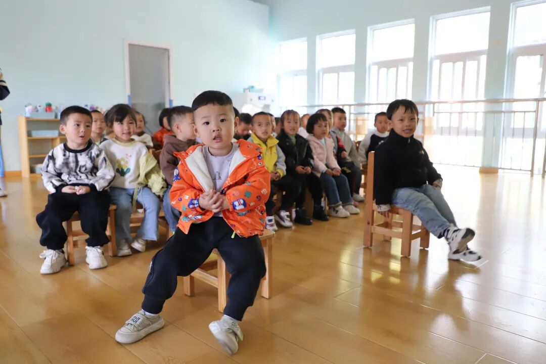 铜仁高新区妇联到新民社区开展“苗圃工程”督导走访工作