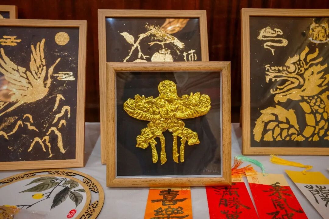 剪纸《纸韵花伞》 · 2