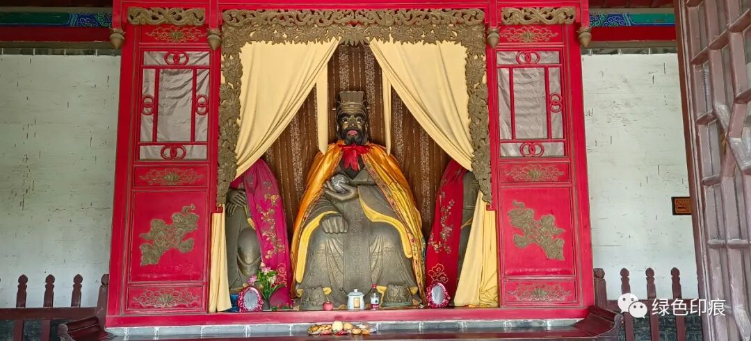 蓬莱阁游走在山东