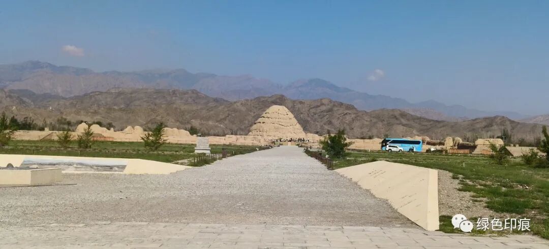 (2023年,西夏王陵景色.)(2023年,在西夏王陵景区.