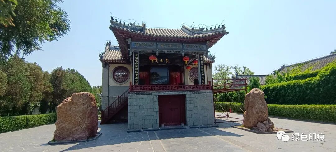 蓬莱阁游走在山东