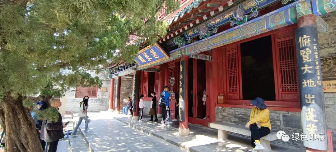 看罢天后宫,穿门走巷,来到蓬莱阁前.