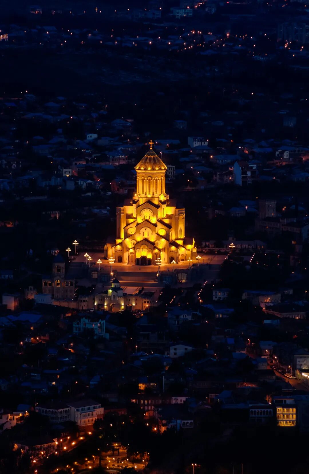 刚对华免签！却拒不出席亚运会？这个最欧洲的亚洲小国，到底藏着什么！