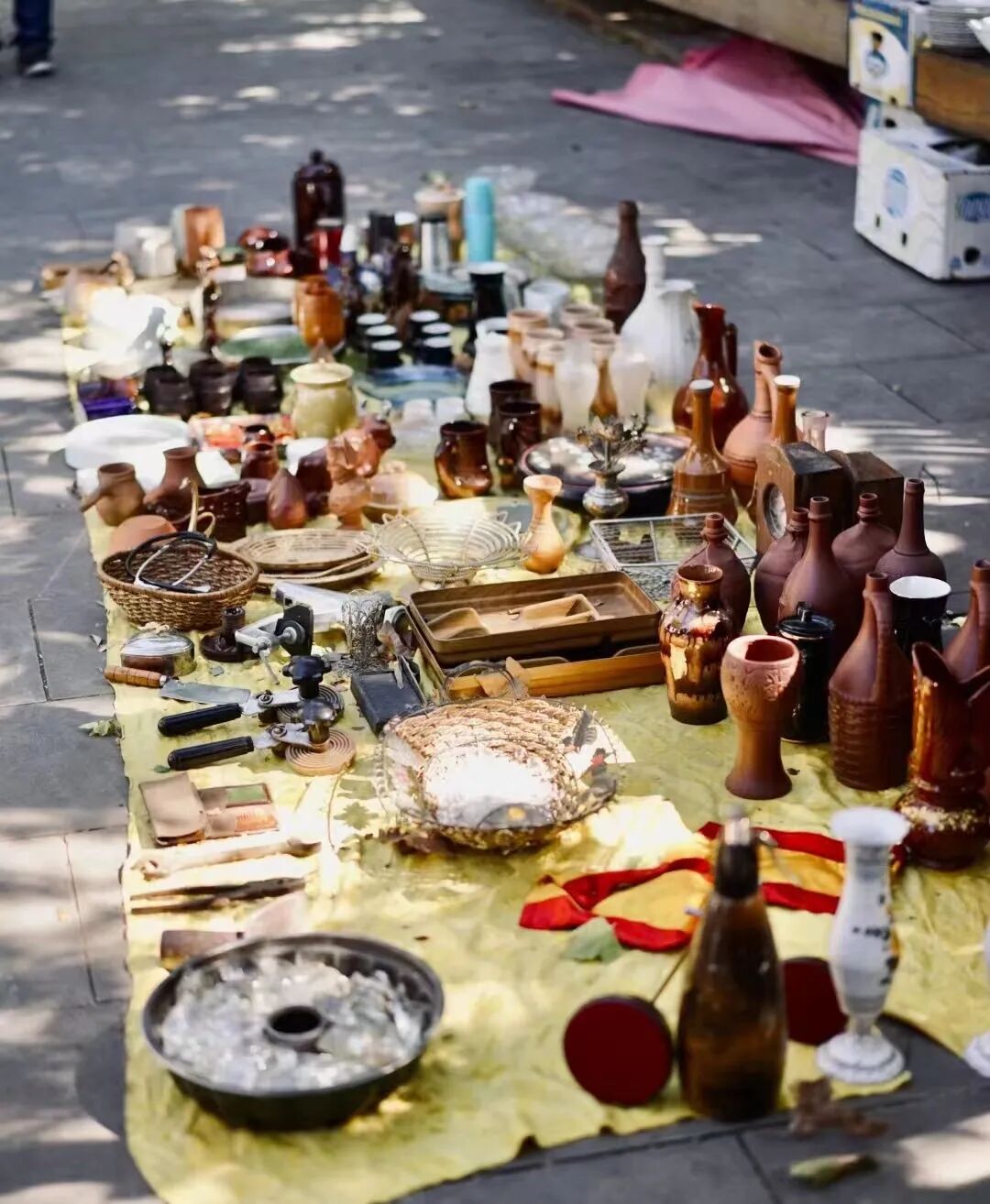 刚对华免签！却拒不出席亚运会？这个最欧洲的亚洲小国，到底藏着什么！