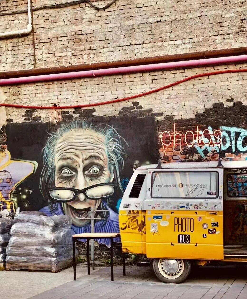 刚对华免签！却拒不出席亚运会？这个最欧洲的亚洲小国，到底藏着什么！