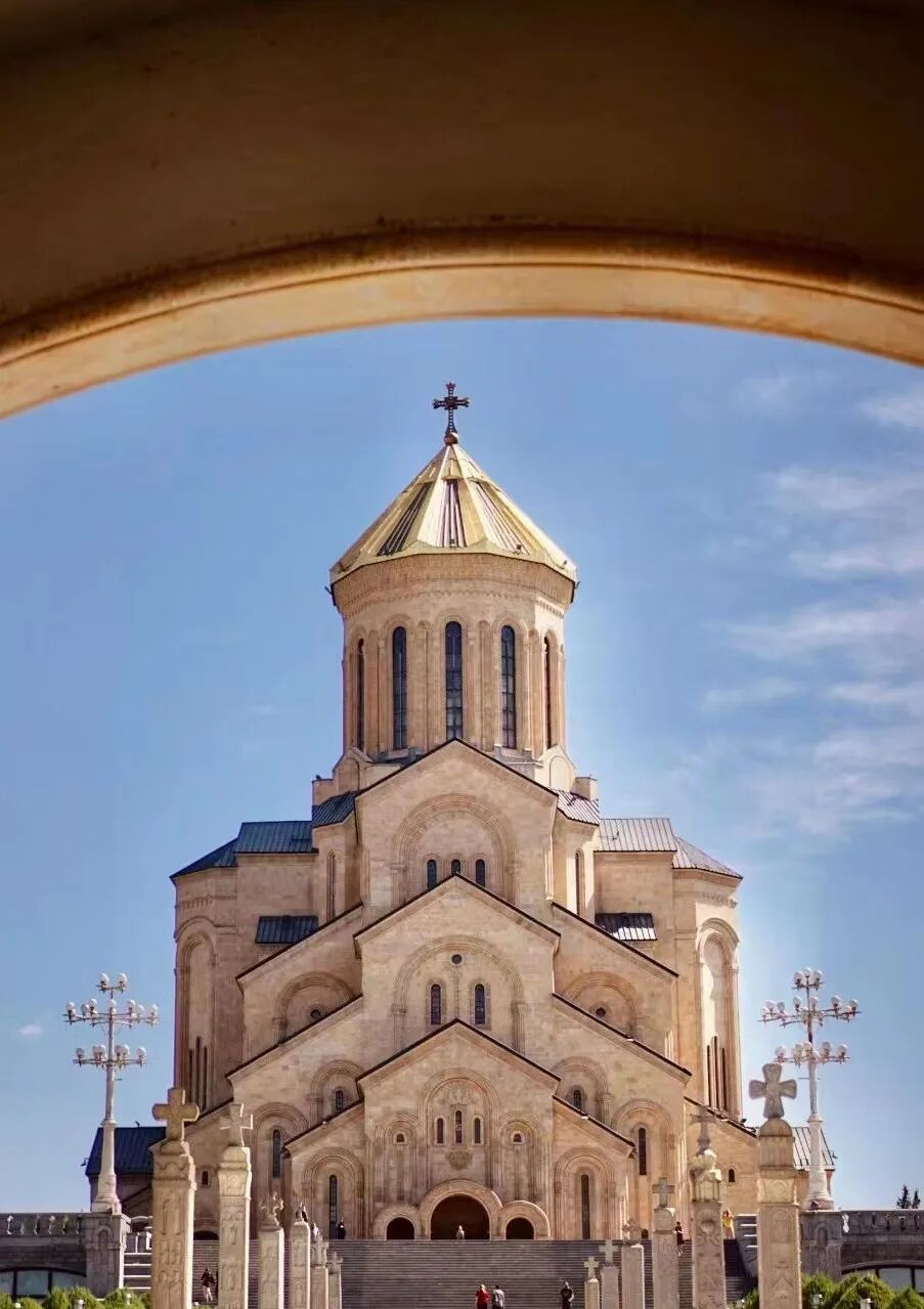 刚对华免签！却拒不出席亚运会？这个最欧洲的亚洲小国，到底藏着什么！