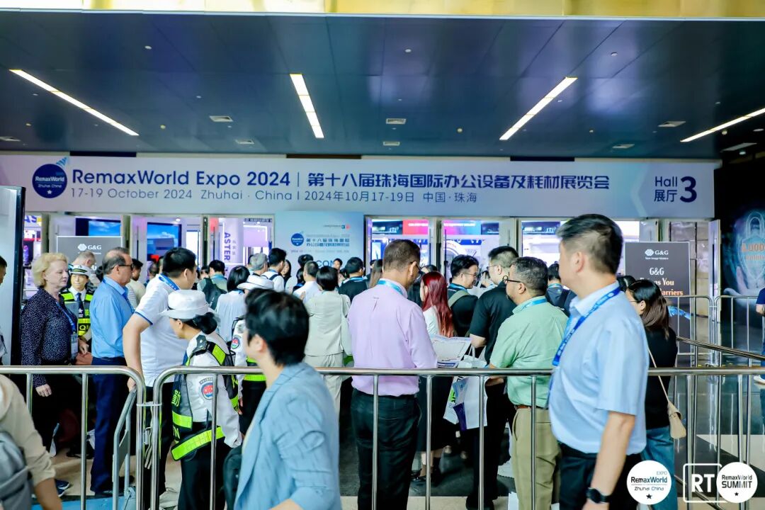 洽谈合影 (8).jpg