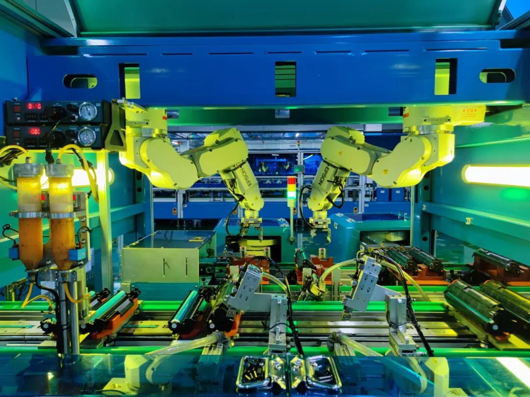 序号71_1-3张图片或2分钟以内(6)_3-Automatic mechanical arm assembly.jpg