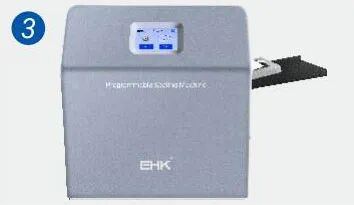 在程控定量封口機(jī)上封口后，置于培養(yǎng)箱培養(yǎng)24小時(shí)