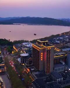 杭州新侨饭店·侧西湖大床房·高楼层侧湖景 2晚