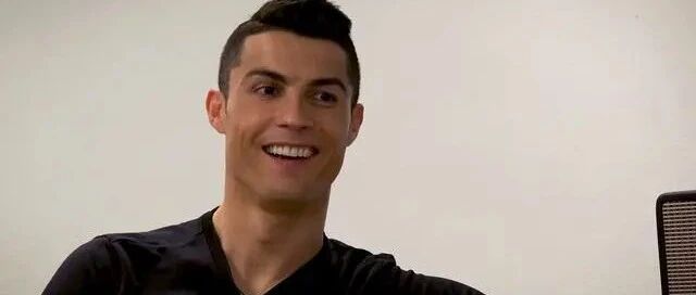 C罗笑纳大礼，离第5次世界杯仅差1胜！欧洲冠军意大利再次出局