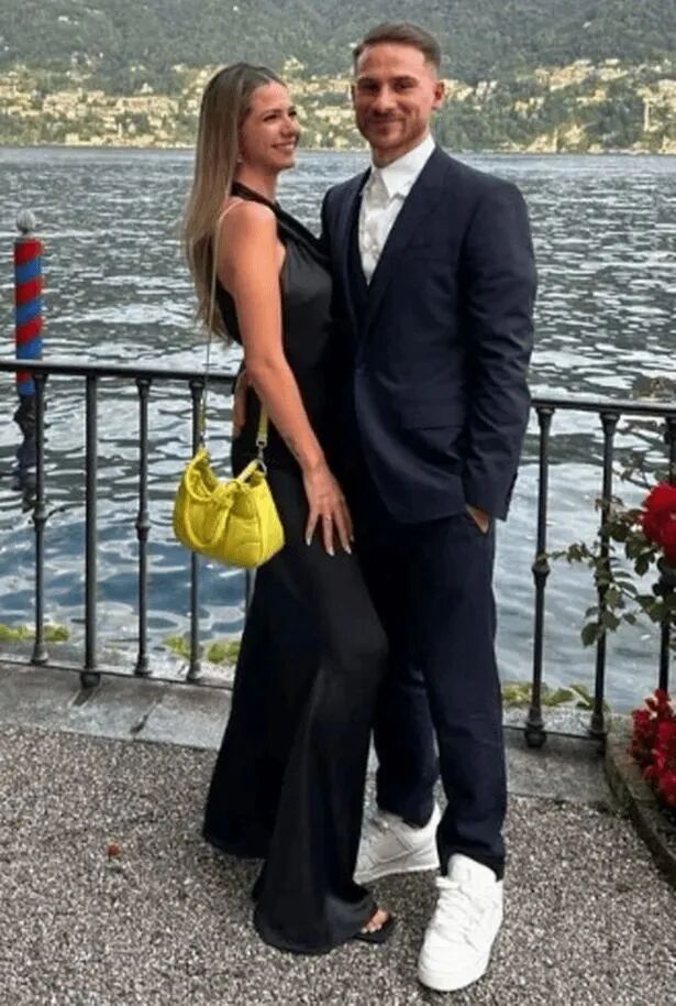 卡拉宝杯决赛即将打响来欣赏下利物浦切尔西太太团成员