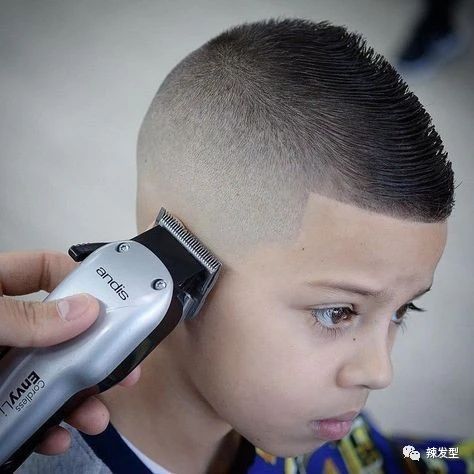 2021儿童流行发型男童图片