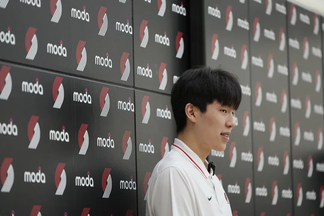 杨瀚森利好 开拓者买断艾顿