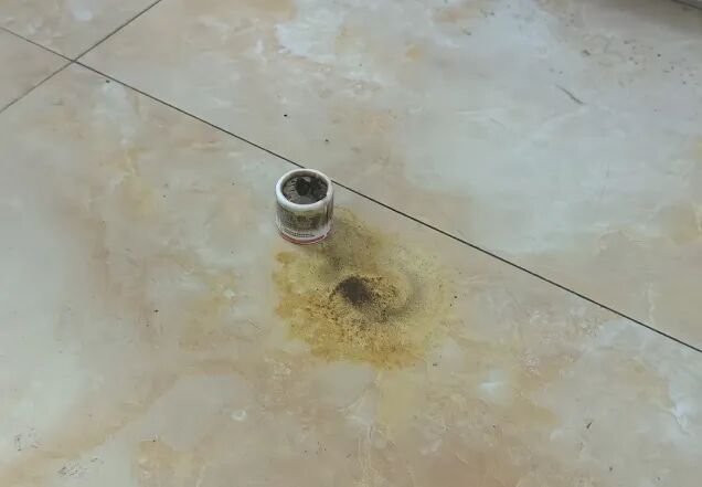 现场的杀虫烟剂。图源：金华消防

