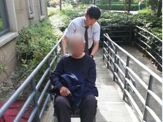 绿都榜样|用坚持照亮理想，因热爱温暖相伴