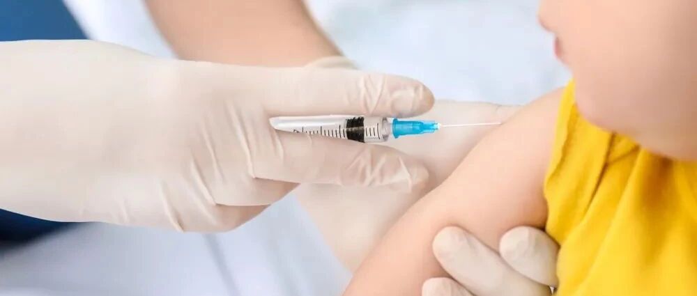 儿童打新冠疫苗是否会影响生长发育？