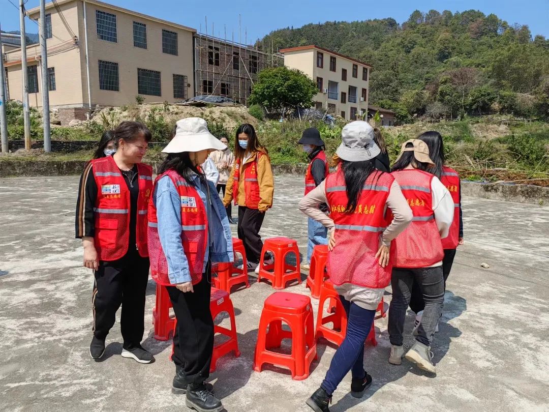 白土鎮助力生態文明建設巾幗志願在行動三八婦女節活動