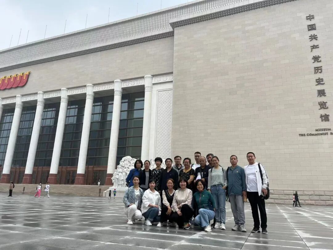 社科部教师赴中国共产党党史展览馆和中国人民革命军事博物馆开展研学活动