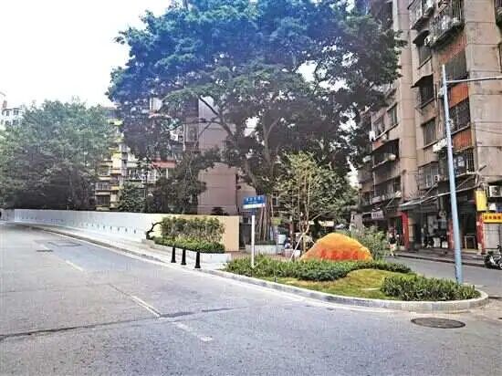 淘金路至淘金东路斜坡人行道改造后