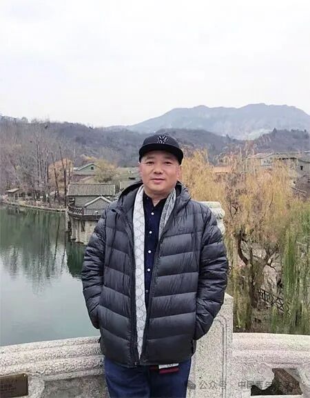 陶纯将平凡与英雄勾连起来