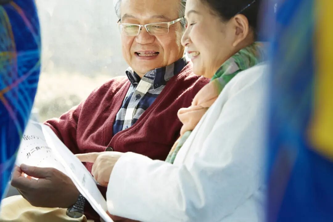 シルバー”は何歳から？定義は？“シニア”とは何が違うのか？詳しく解説 - シニアマーケティングラボ｜株式會社ハルメク・エイジマーケティング