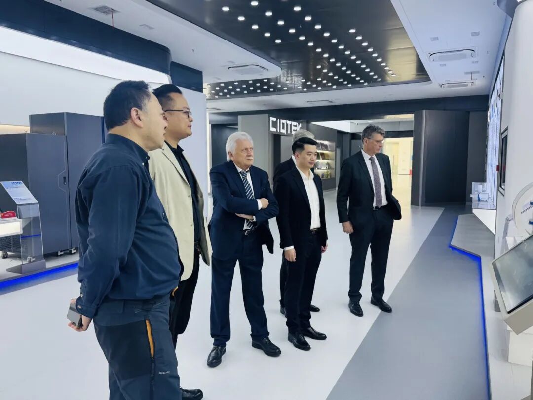 国仪量子携手意大利电镜标杆企业Media System Lab，加速国际化布局！