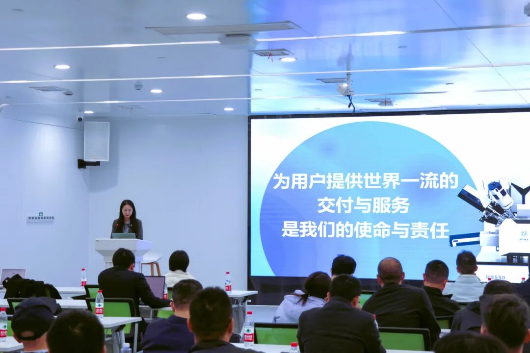 湖南首次國產(chǎn)電鏡技術(shù)交流會(huì )成功舉辦