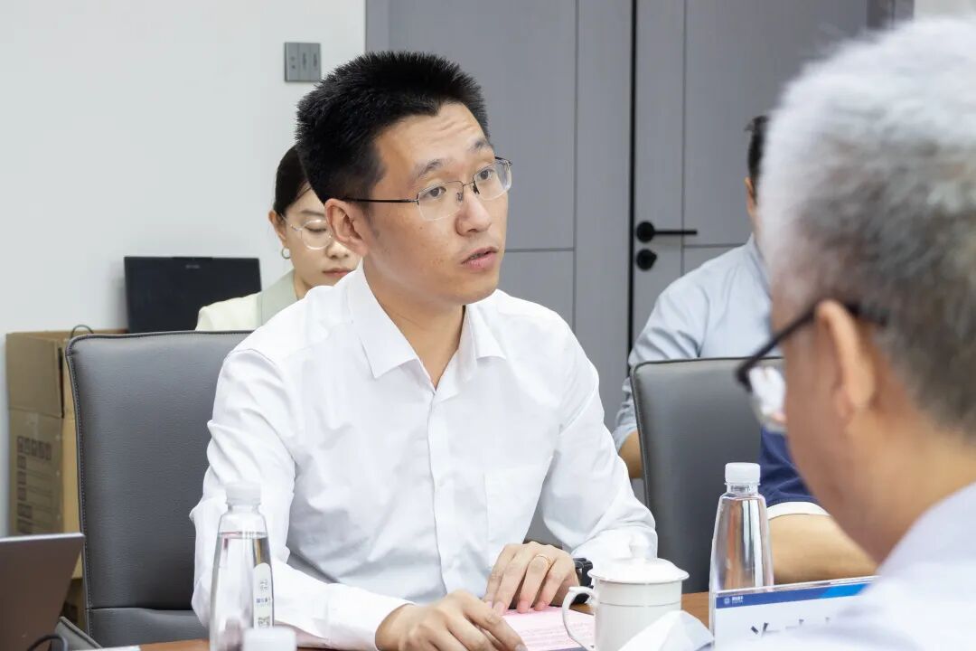 現(xiàn)場(chǎng)測(cè)試比對(duì) 共走國(guó)產(chǎn)儀器創(chuàng)新之路——北京理化分析測(cè)試技術(shù)學(xué)會(huì)波譜專業(yè)委員會(huì)理事代表考察國(guó)儀量子