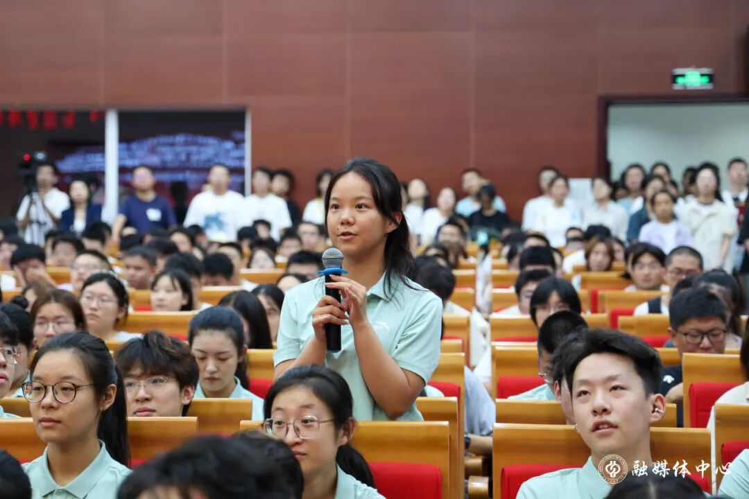 法国小伙马库斯在京分享会座无虚席