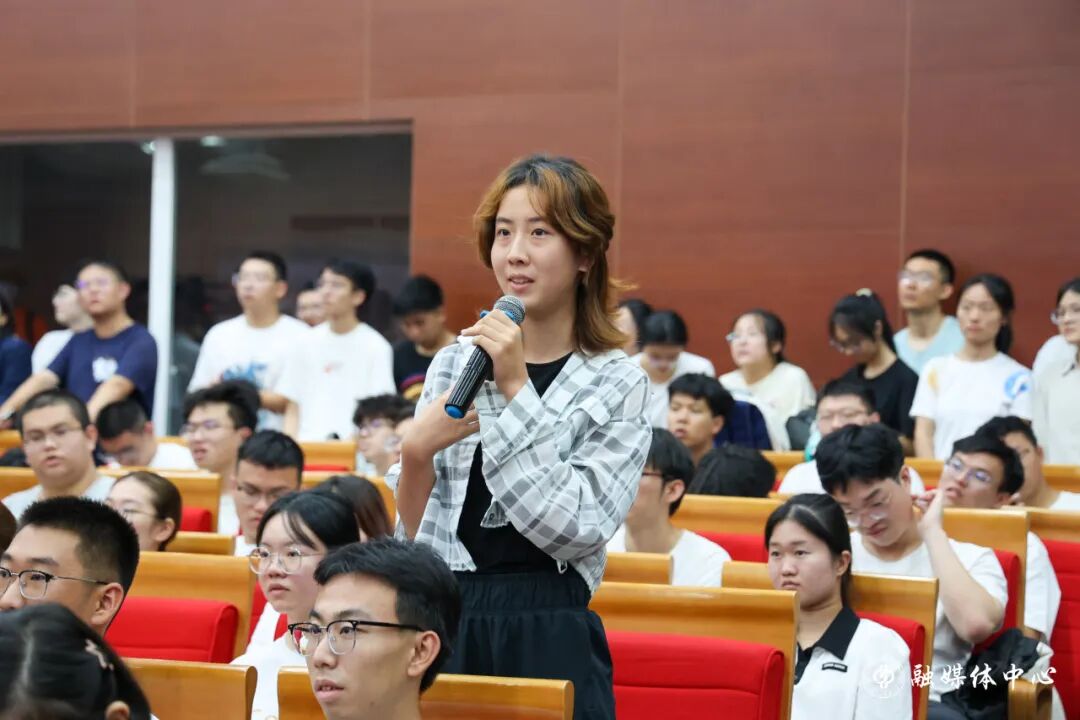 法国小伙马库斯在京分享会座无虚席