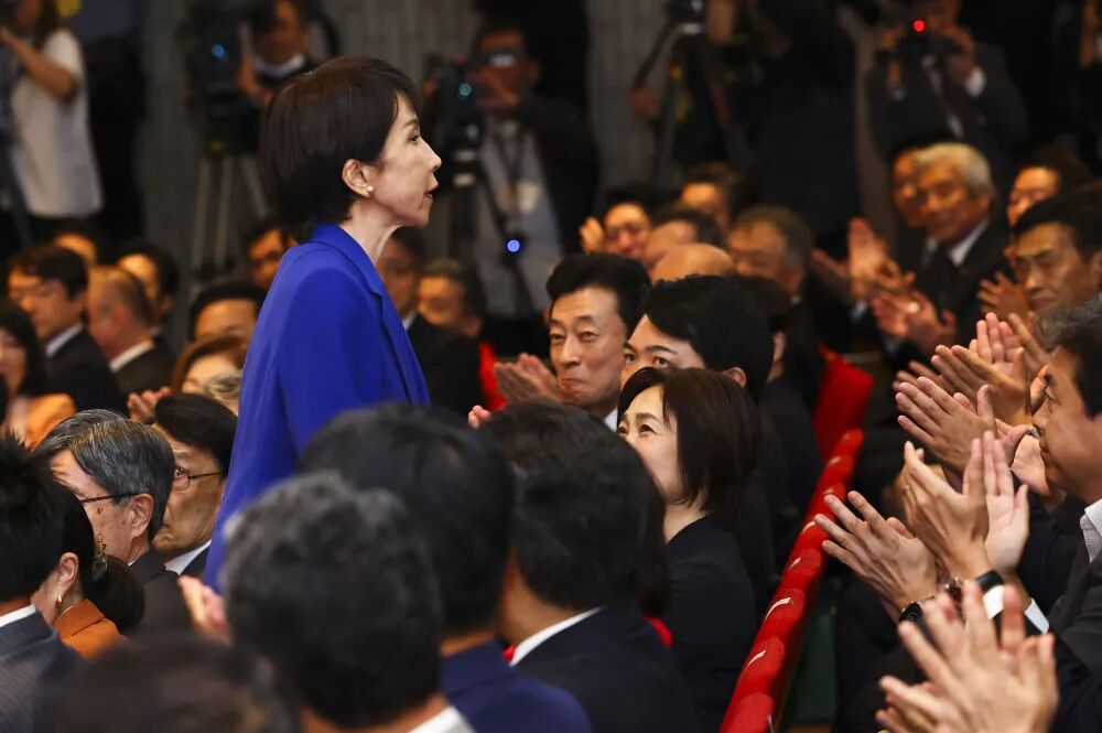高市早苗被批