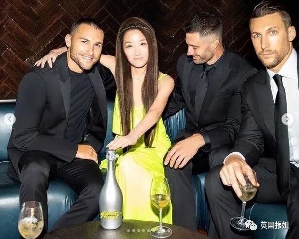 73岁华裔婚纱女王颜值引热议！庆生戴王冠穿吊带短裤，露出纤细大长腿（组图） - 64